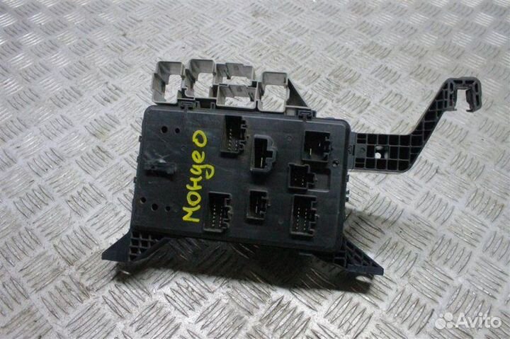 Блок предохранителей Ford Mondeo 3 1.8 cgba