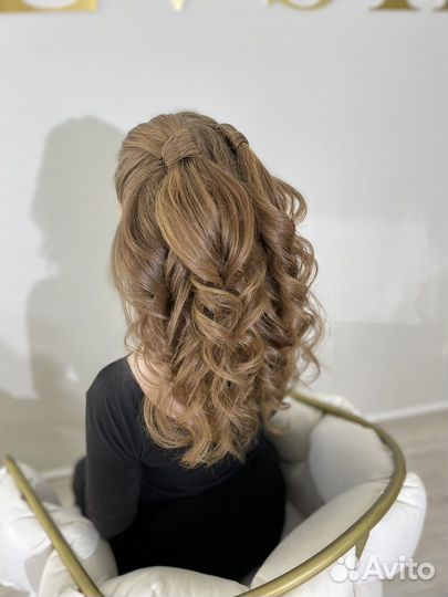Стрижки Причёски локоны макияж центр