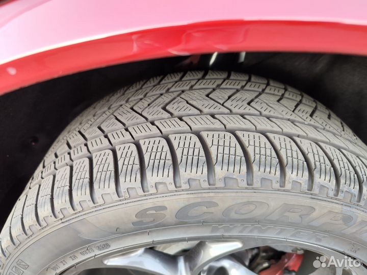 Pirelli Scorpion Winter 255/45 R20 и 285/40 R20 104W