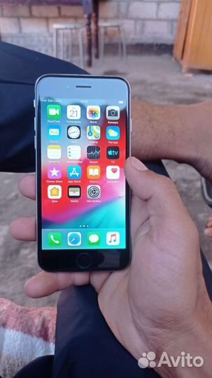 Телефон iPhone 6