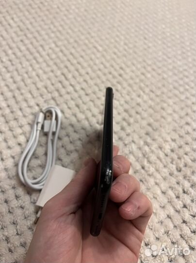 Телефон iPhone XR
