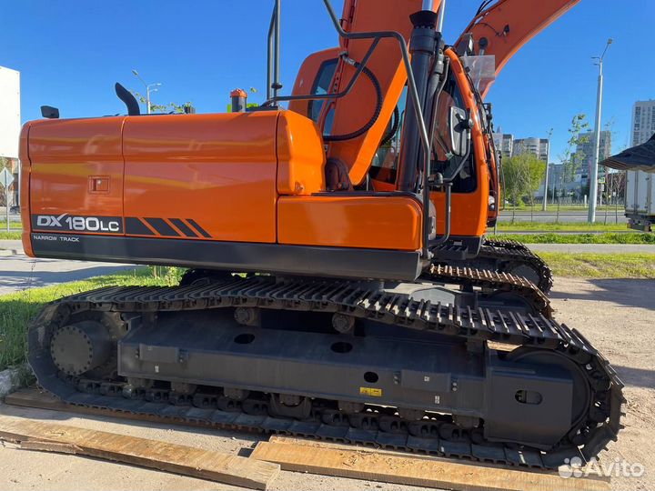 Гусеничный экскаватор DOOSAN DX180NLC, 2023