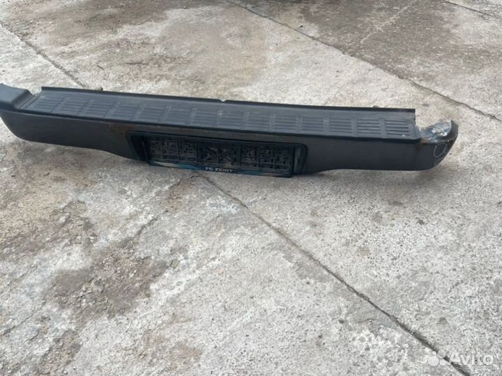 Бампер задний Toyota Hilux