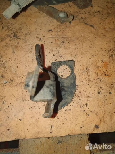 Кронштейн пер. прав. тор. шланга Toyota Prado 150