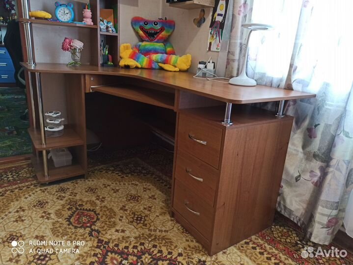 Продам стол угловой компьютерный