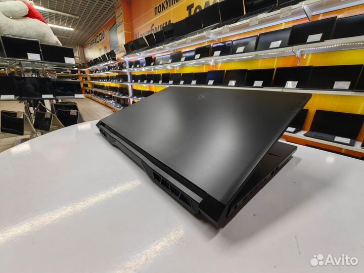 Ноутбук MSI 17.3