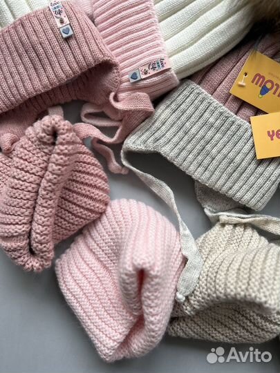 Шапка снуд с натуральным помпоном