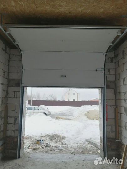 Секционные ворота для гаража