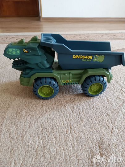 Динозавры с машинкой