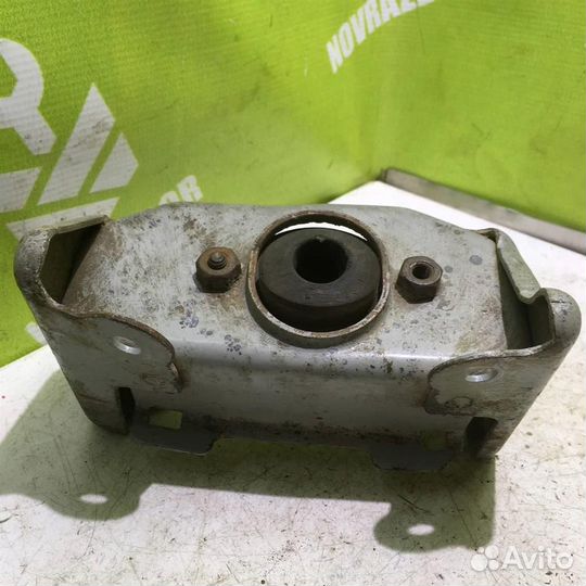 Кронштейн кпп левый Пежо 206