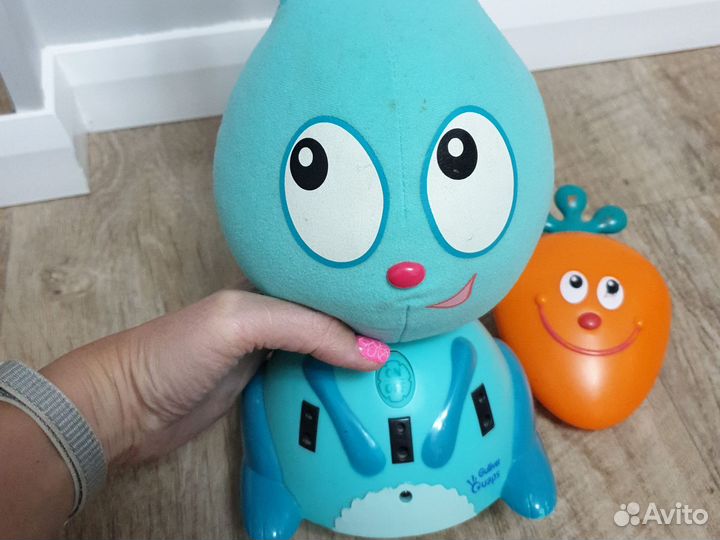 Зайка играет в прятки