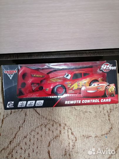 Детская машинка на пульте управления