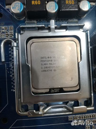 Материнская плата с процессором