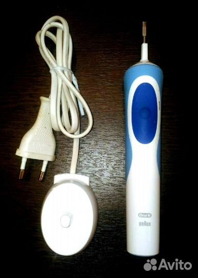 Электрическая зубная щетка Braun Oral-B Vitality