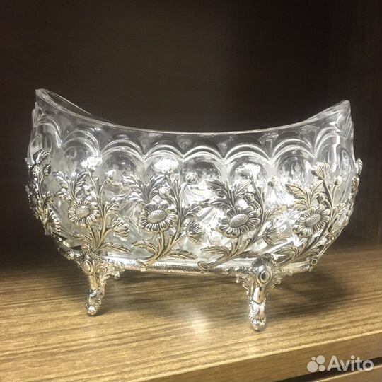 Ваза конфетница на ножках