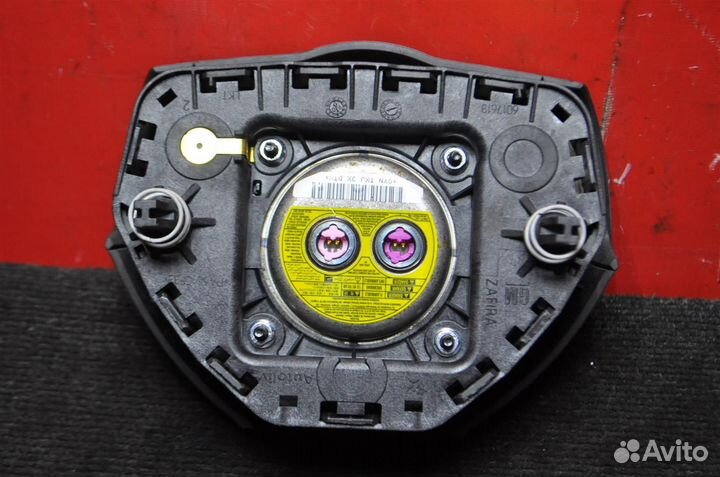 Подушка безопасности водителя opel Zafira B A05