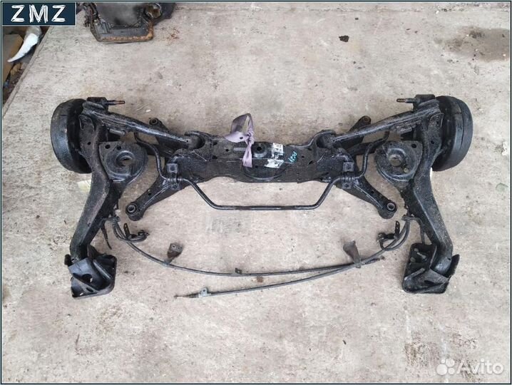 Ступица на Nissan Serena PC24 SR20DE