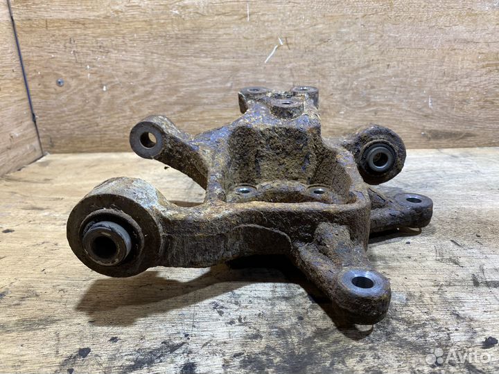 Поворотный кулак задний правый Opel Antara X146