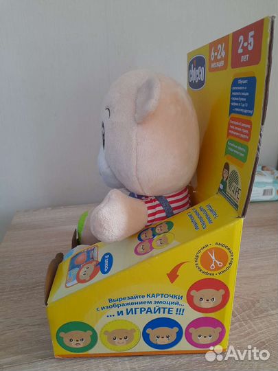 Мишка chicco интерактивный с коробкой