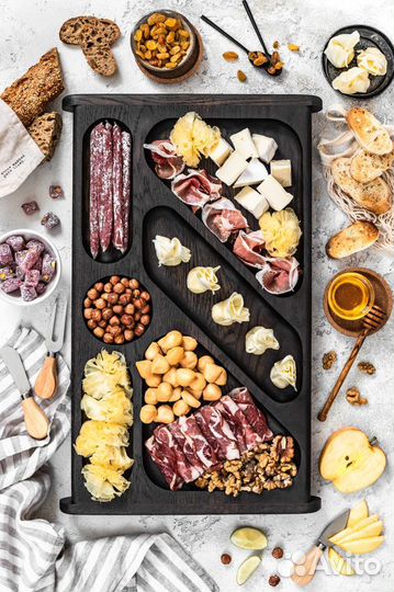 Большой поднос менажница с ручками из бука