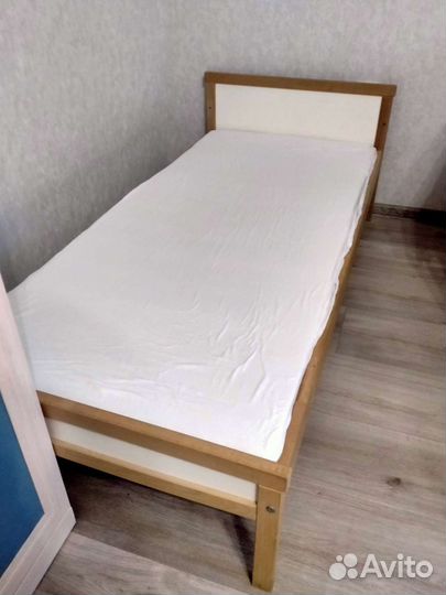 Кровать Икеа Сниглар и матрас, бортики, белье