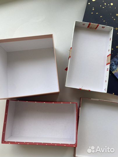 Подарочная коробка