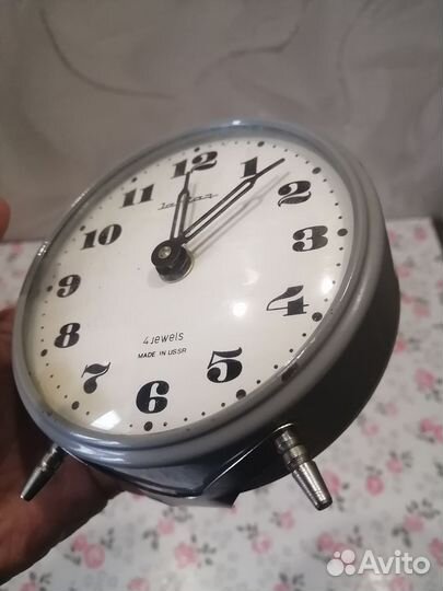 Часы будильник СССР