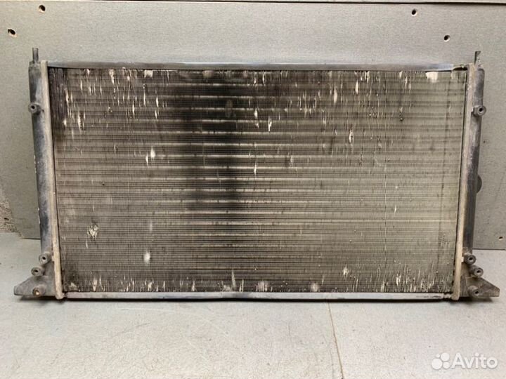 Радиатор охлаждения Volkswagen Sharan 7M 2.0 ADY