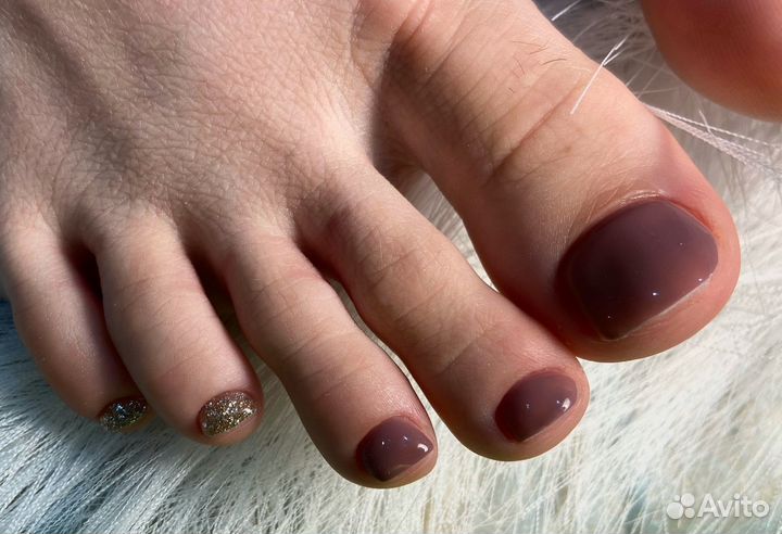 Маникюр и педикюр