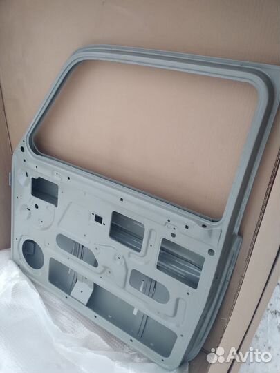 Дверь правая 21214