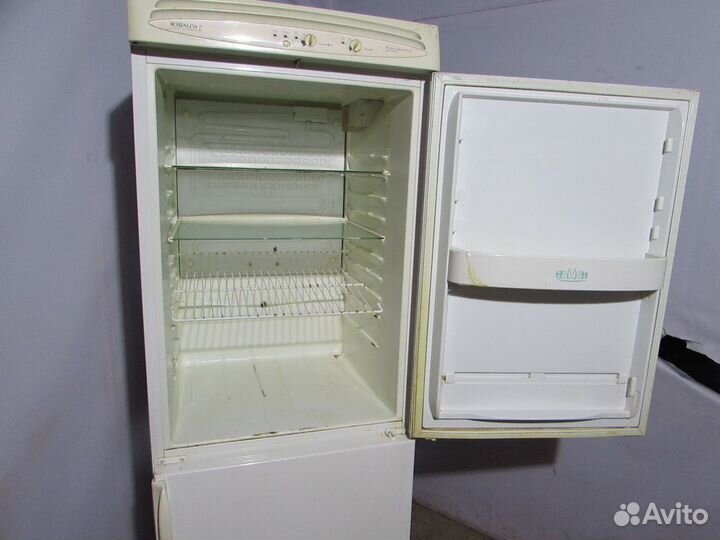 Холодильник Rosenlew RJP 351 L