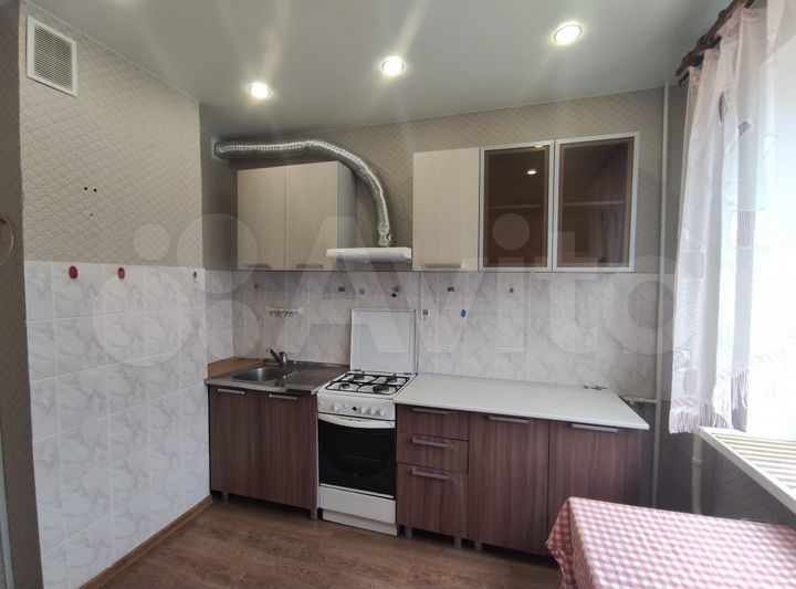 2-к. квартира, 52 м², 4/5 эт.