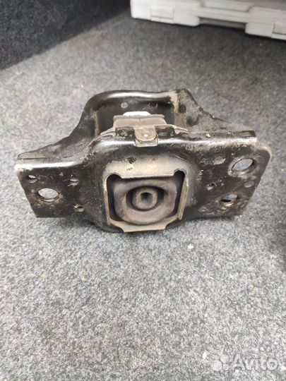 Правая опора двигателя Renault megane 2