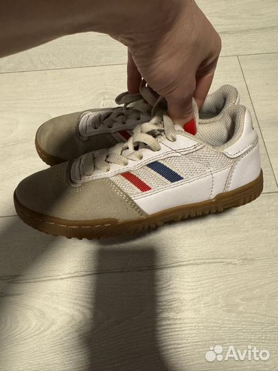 Детские футбольные бутсы