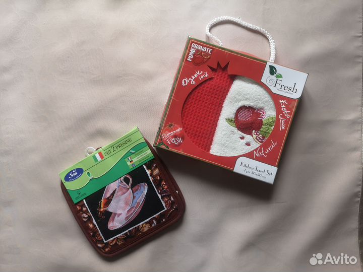 Новые кухонные полотенца и прихватки