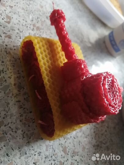 Подарок свечи из цветного пчелиного воска