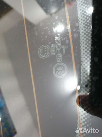 Стекло крышки багажника skoda Rapid