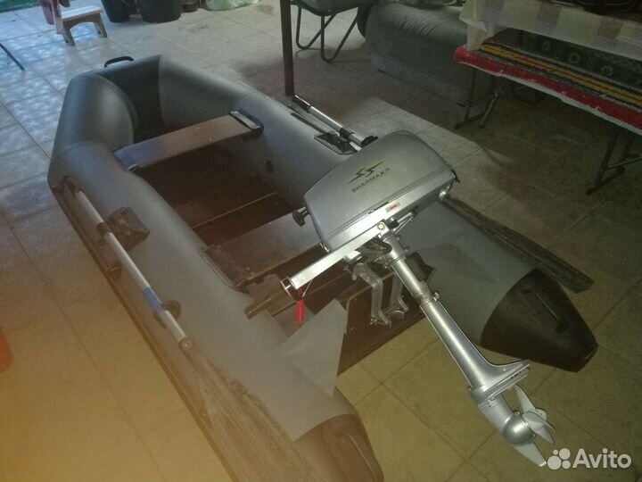 Лодка с мотором