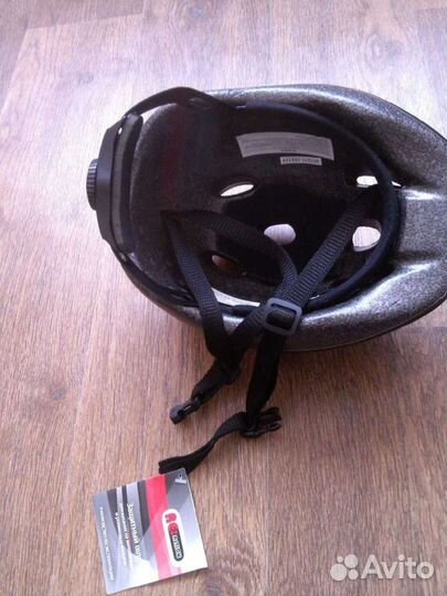 Шлем для катания на роликах