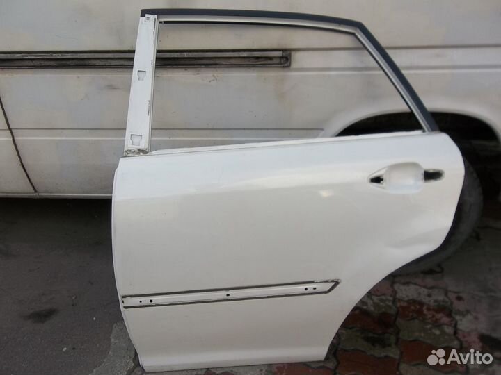 Lexus RX330 RX350 RX450H дверь левая задня