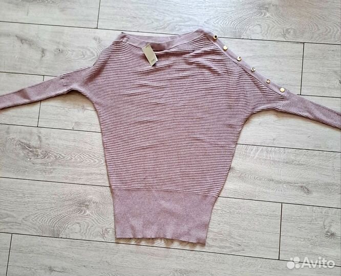 Свитер женский