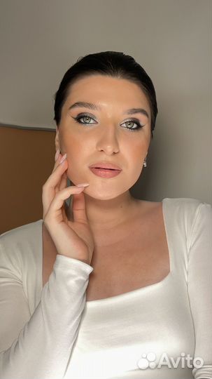 Визажист, стилист по волосам (макияж, прически)