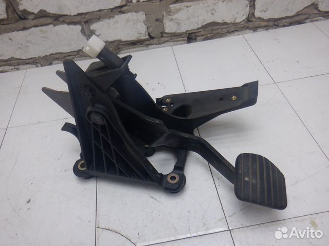 Педаль тормоза Renault Vel Satis