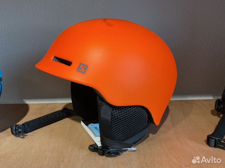 Горнолыжный шлем