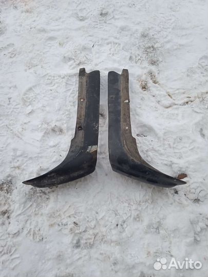 Накладка угол переднего бампера Mercedes w123 мерс