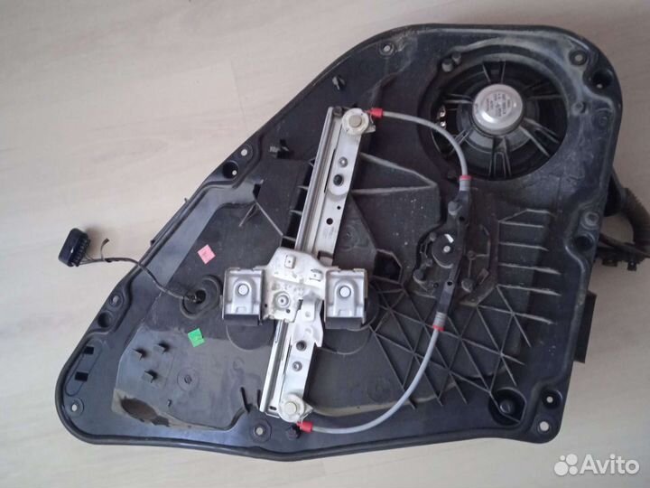 Стеклоподъемник механический