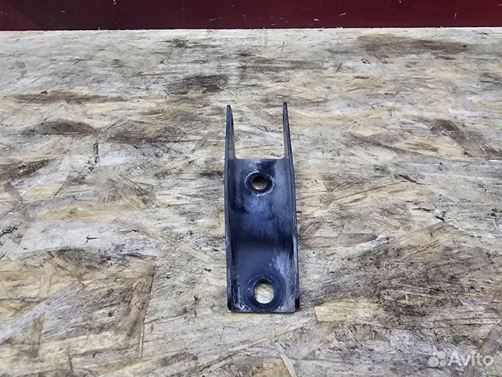 Кронштейн опоры двигателя Volkswagen Polo