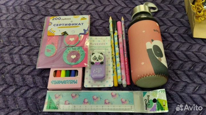 Отдам школьные наборы для девочки и мальчика