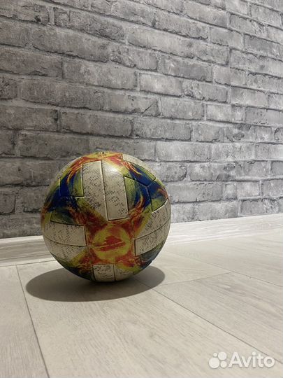 Футбольный мяч adidas Conext