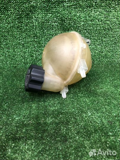 Расширительный бачок Peugeot 308